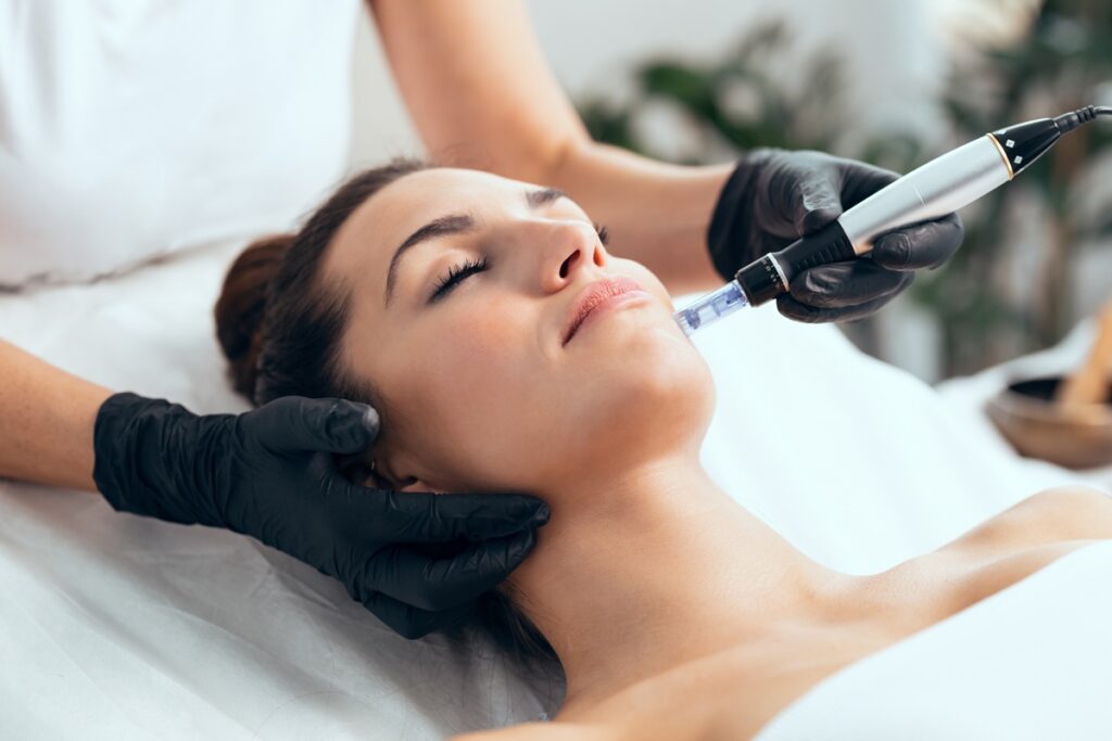 woman receiving hydrafacial treament