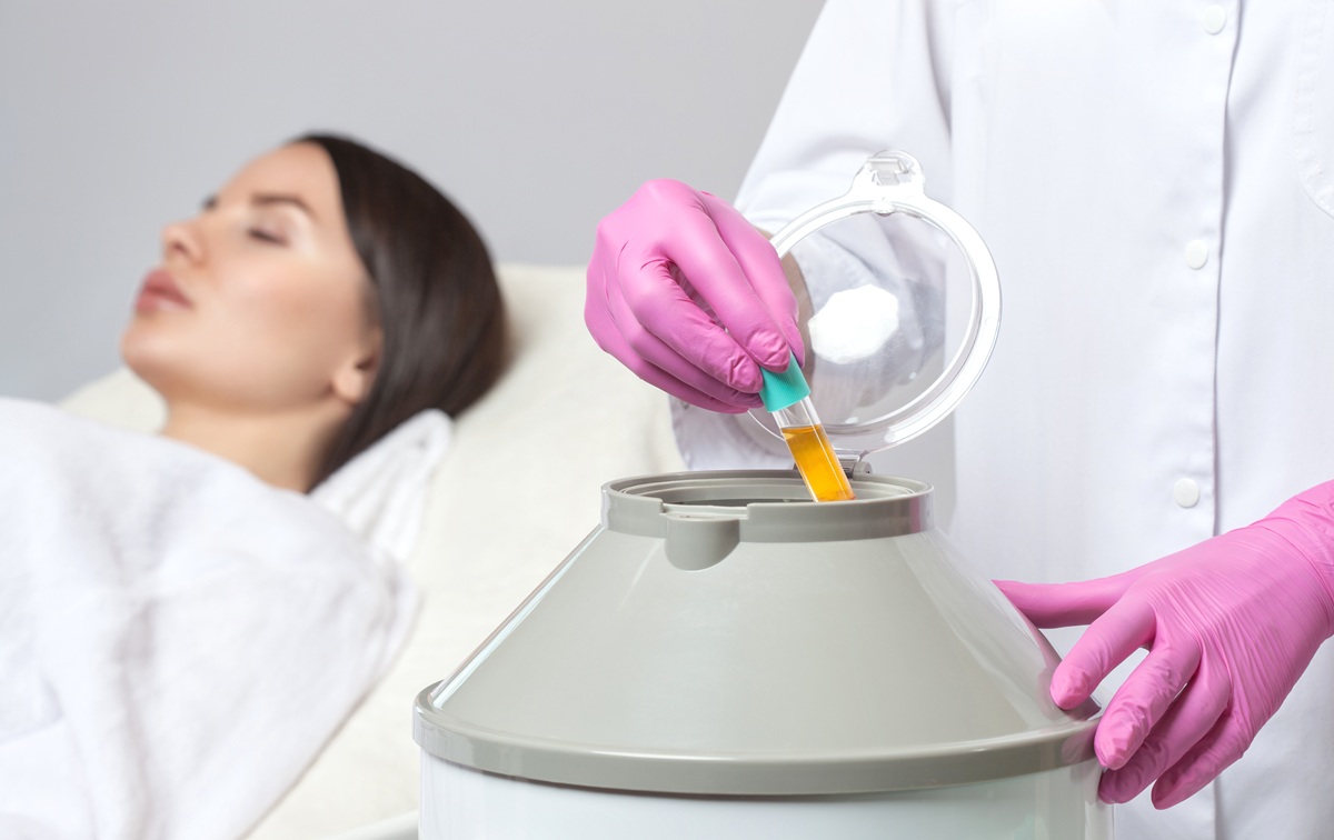 Cosmetologist,Does,Prp,Therapy,On,The,Face,Of,A,Beautiful