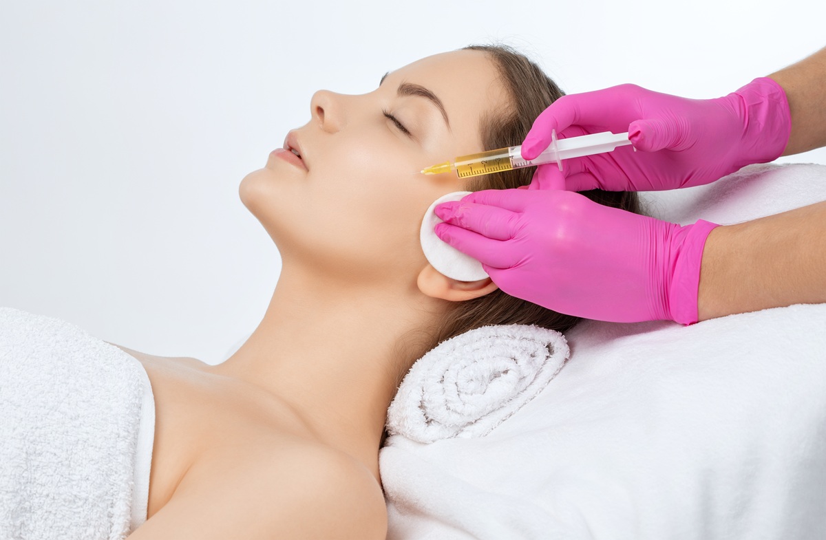 Cosmetologist,Does,Prp,Therapy,On,The,Face,Of,A,Beautiful